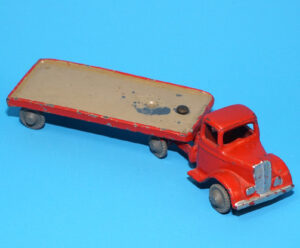 BRITAINS LILLIPUT LV603 ARTICULATED LORRY SOLID PLASTIC WHEELS PVC TYRES 1950 BRITAINS LTD ENGLAND