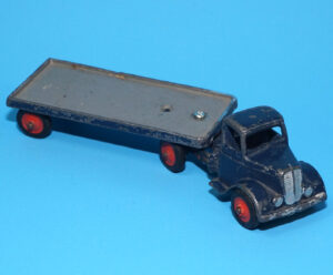 BRITAINS LILLIPUT LV603 ARTICULATED LORRY PLASTIC HUBS PVC TYRES 1956 BRITAINS LTD ENGLAND