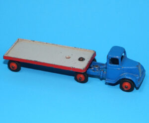 BRITAINS LILLIPUT LV603 ARTICULATED LORRY PLASTIC HUBS PVC TYRES 1956 BRITAINS LTD ENGLAND