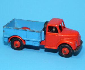BRITAINS LILLIPUT LV612 FORDSON THAMES FARM LORRY PLASTIC HUBS PVC TYRES 1956 BRITAINS LTD ENGLAND