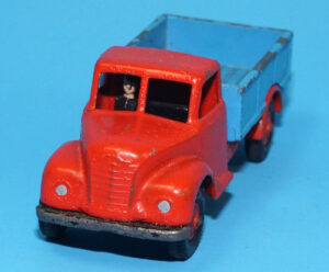 BRITAINS LILLIPUT LV612 FORDSON THAMES FARM LORRY PLASTIC HUBS PVC TYRES 1956 BRITAINS LTD ENGLAND