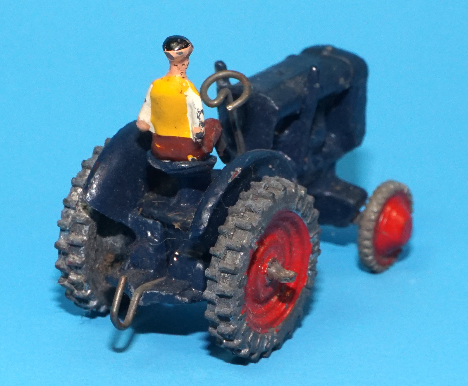 BRITAINS LILLIPUT LV604 FORDSO TRACTOR & DRIVER IN ORIGINAL BOX 1946 BRITAINS LTD ENGLAND READ - Image 6