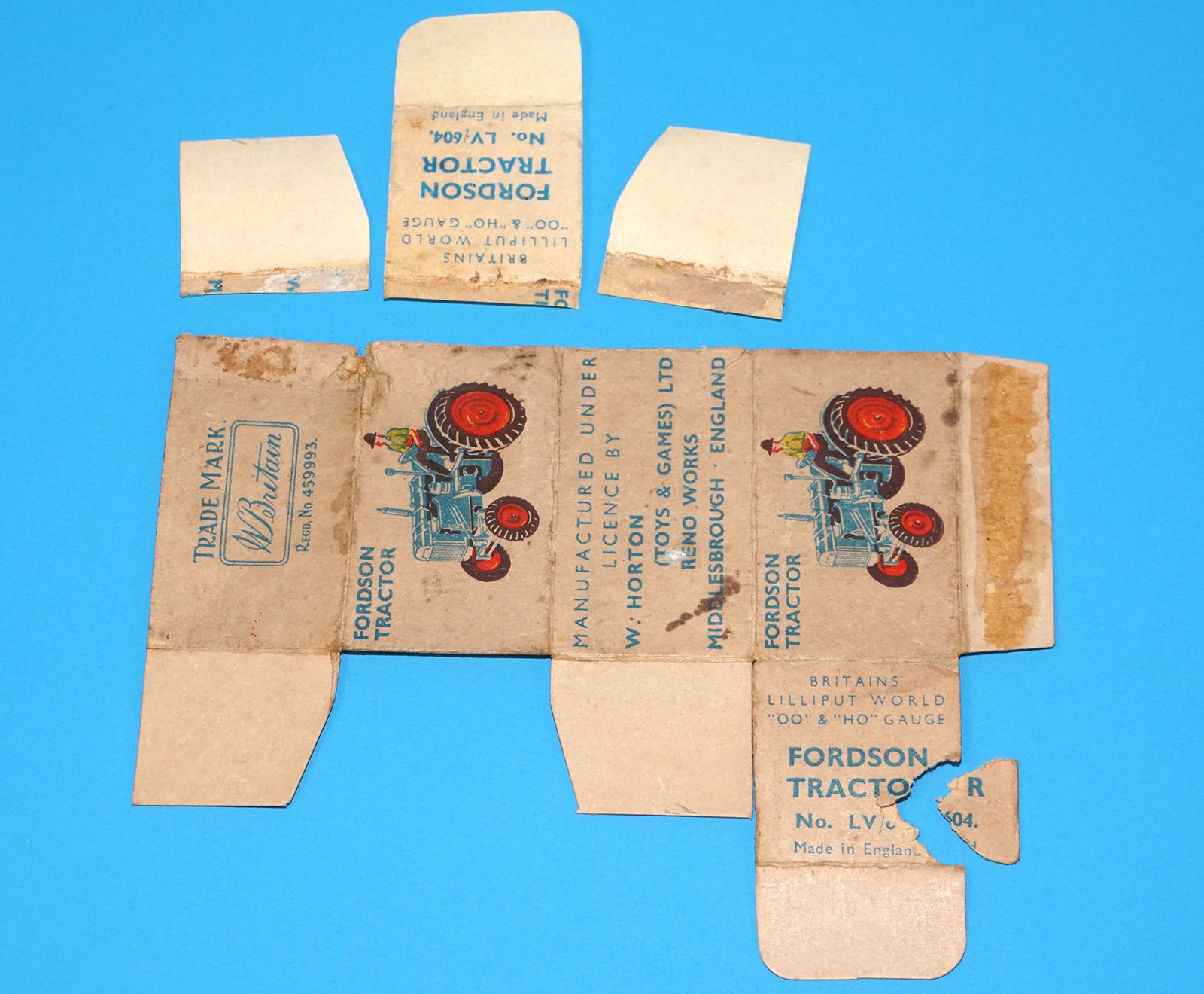 BRITAINS LILLIPUT LV604 FORDSO TRACTOR & DRIVER IN ORIGINAL BOX 1946 BRITAINS LTD ENGLAND READ - Image 7