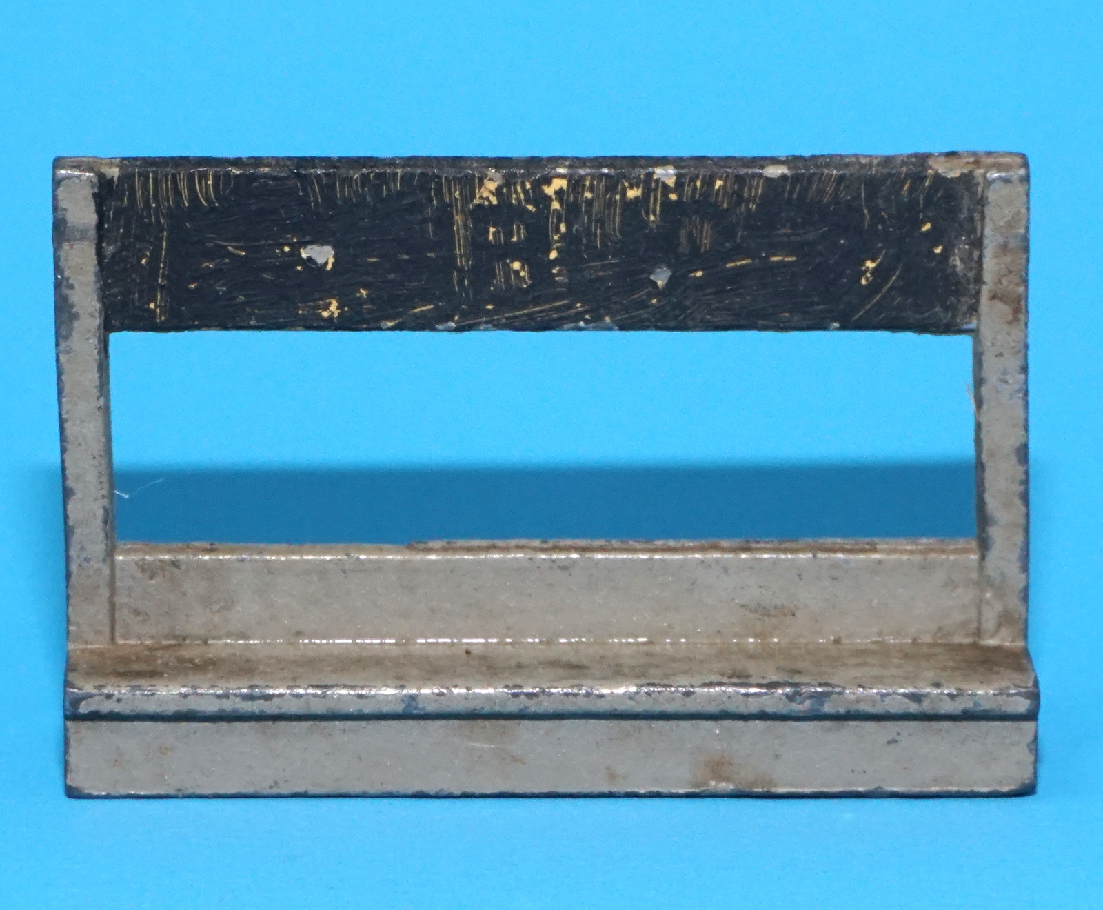 BRITAINS LILLIPUT L11 EDINGBURGH STATION PLATFORM SIGN 1946 BRITAINS LTD ENGLAND - Image 3