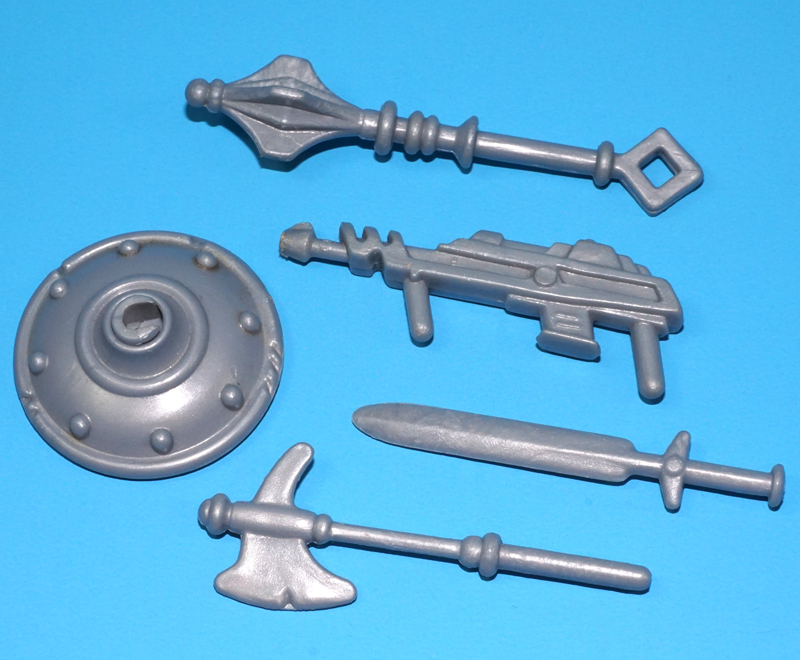 MOTU HE-MAN MASTERS OF THE UNIVERSE ORIGINAL SPARE PART WEAPONS PAK GRAYSKULL ACCESSORIES 1984 MATTEL