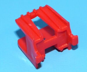 MOTU HE-MAN MASTERS OF THE UNIVERSE ORIGINAL SPARE PART FLYING FISTS HE-MAN RED ACCESSORY CLIP 1985 MATTEL