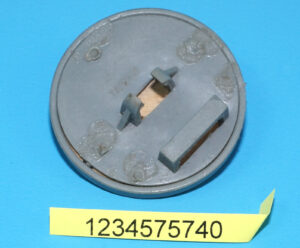 MOTU HE-MAN MASTERS OF THE UNIVERSE ORIGINAL SPARE PART HE-MAN SHIELD TAIWAN 1981 MATTEL