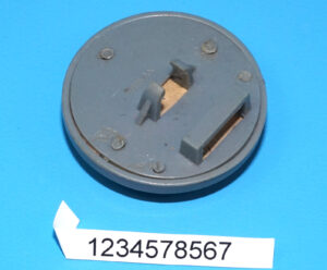 MOTU HE-MAN MASTERS OF THE UNIVERSE ORIGINAL SPARE PART HE-MAN SHIELD TAIWAN 1981 MATTEL