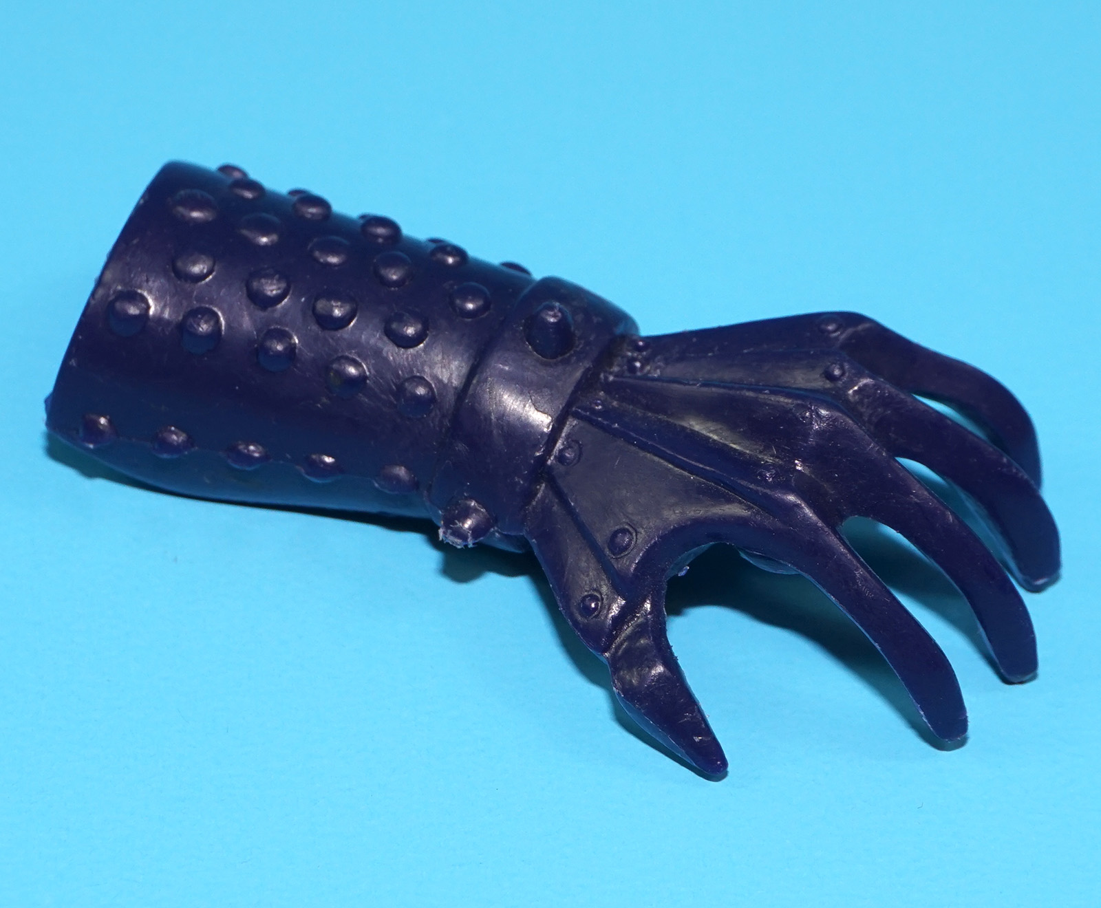 MOTU HE-MAN MASTERS OF THE UNIVERSE ORIGINAL SPARE PART TERROR CLAWS SKELETOR CLAW (L) 1986 MATTEL - Image 2