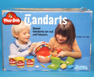 PLAY-DOH DOCTOR DRILL’N FILL DENTIST TOY SET DUTCH TANDARTS BOX 1978 CLIPPER KENNER