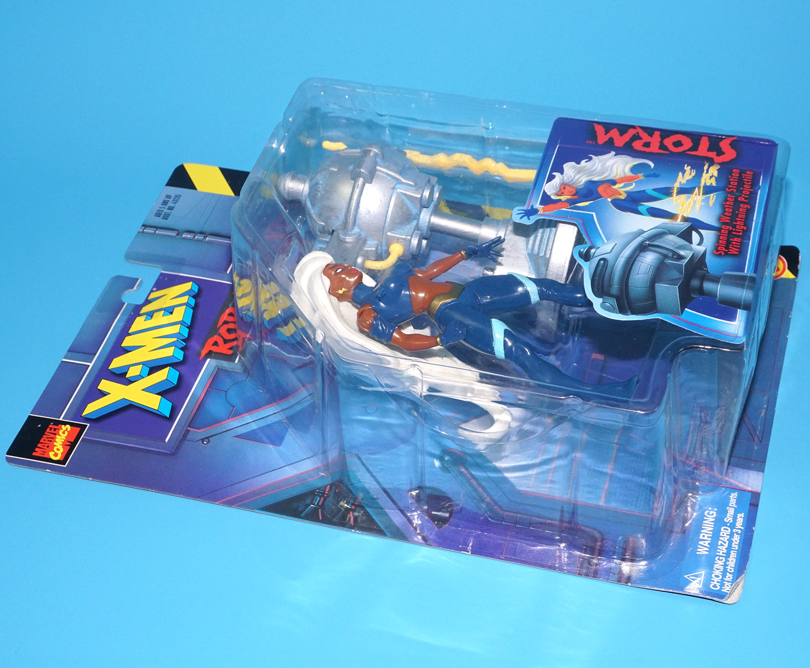 MARVEL X-MEN ROBOT FIGHTERS STORM MOC MOSC US CARD 1997 TOY BIZ - Image 3