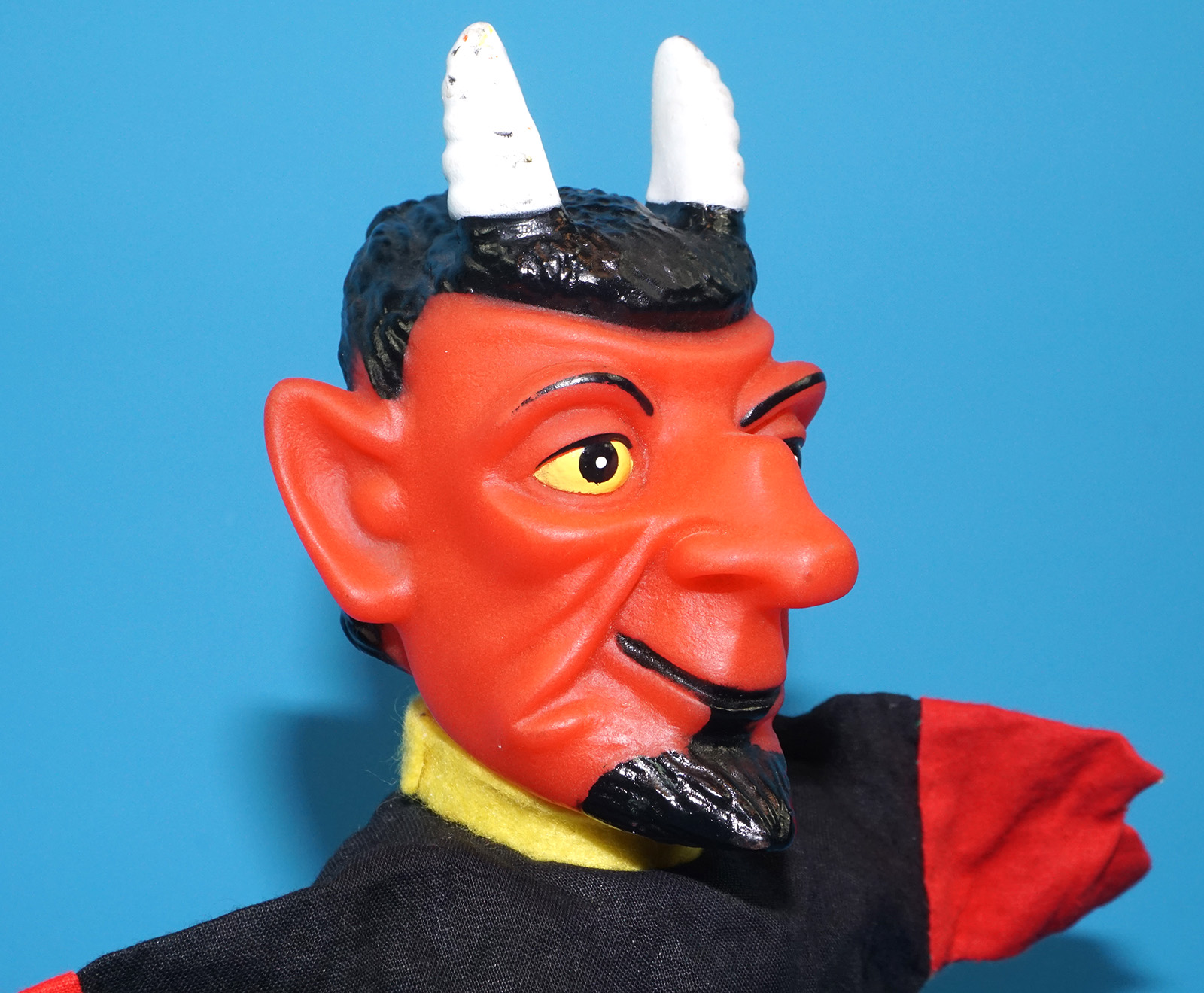 PUNCH & JUDY VINTAGE HAND PUPPET DEMON DEVIL SATAN 1970s GERMANY RUBBER SOFT VINYL HEAD - Image 4