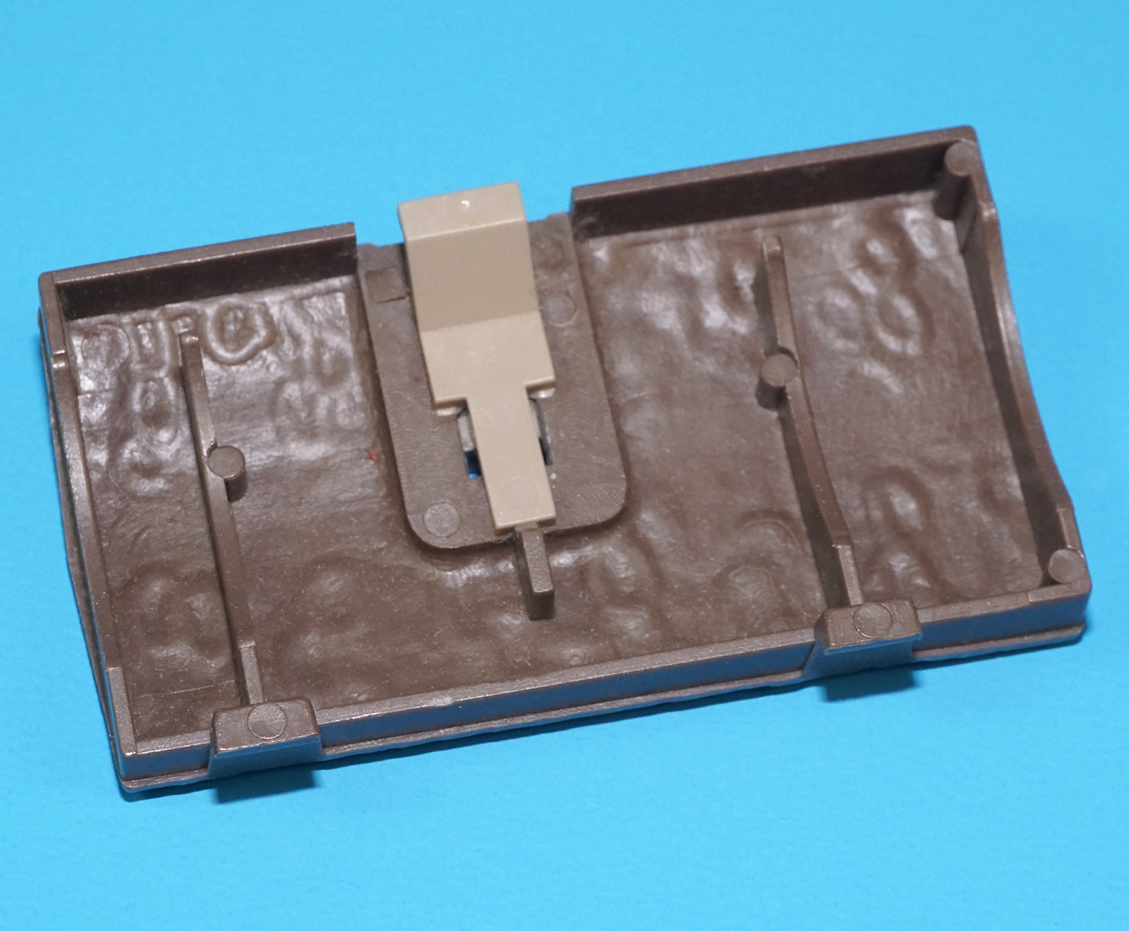 DINO RIDERS ORIGINAL SPARE PART TYRANNOSAURUS BATTERY COVER 1988 TYCO - Image 2