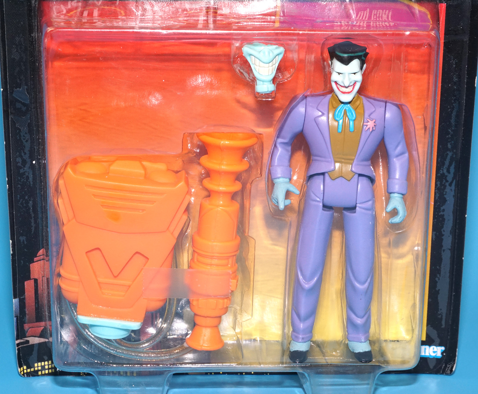 BATMAN ANIMATED SERIES BTAS THE JOKER LAUGING GAS MOC MOSC US CARD 1993 KENNER - Image 2