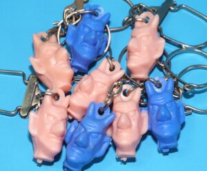 HORROR HEAD DEVIL NOVELTY KEYRING KEYCHAIN LOT HORNHEAD SATAN HORNS 1960s HOLLAND