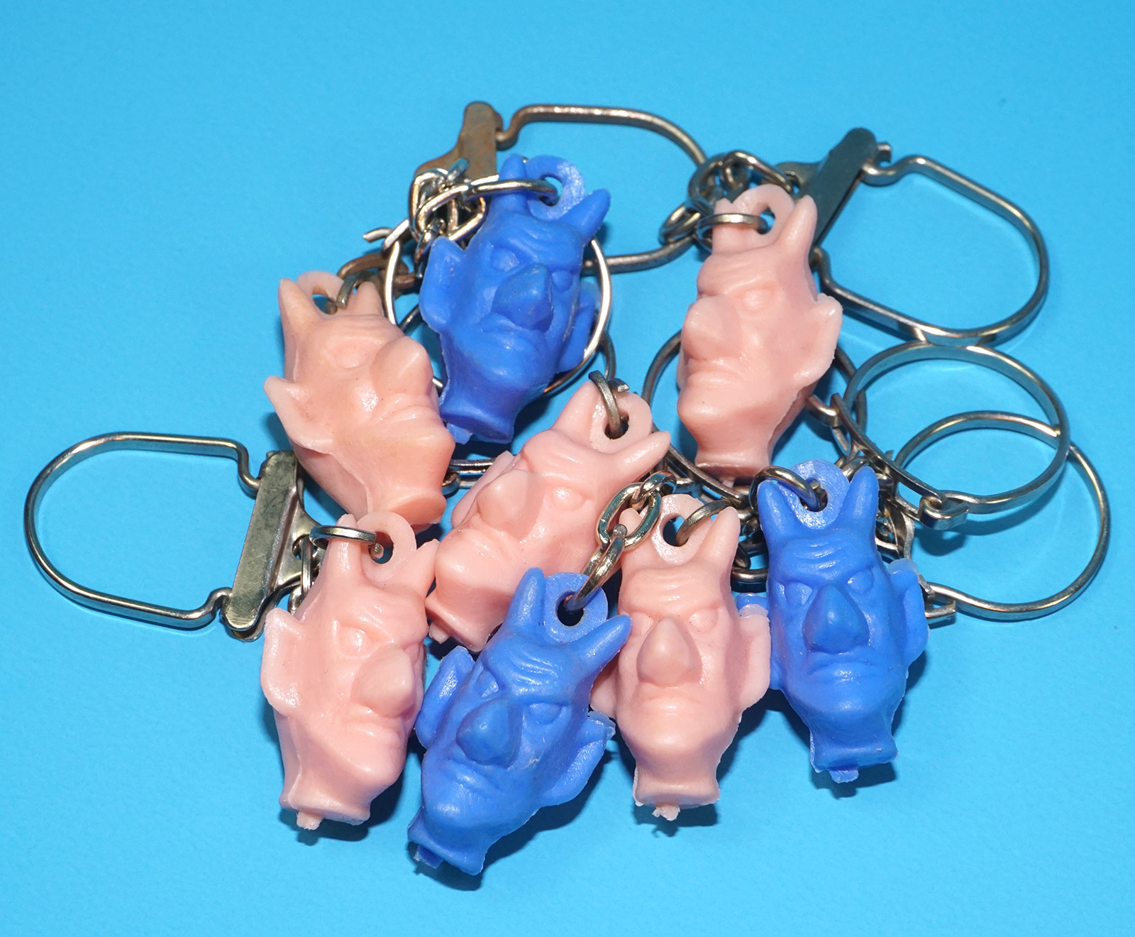 HORROR HEAD DEVIL NOVELTY KEYRING KEYCHAIN LOT HORNHEAD SATAN HORNS 1960s HOLLAND - Image 2