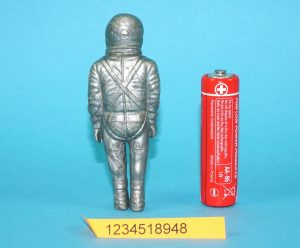 PLASTIC SPACEMAN ASTRONAUT COSMONAUT 1/32 SCALE 1960s UNKNOWN MAKER