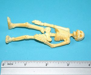 UNIVERSAL MONSTERS MONSTRUOUS PVC TOY FIGURE SKELETON 1992 YOLANDA COMANSI