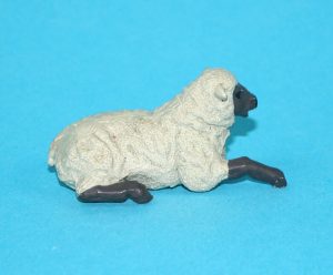 BRITAINS FARM #2204 H1573 H2204 SHEEP LYING 1950s HERALD ENGLAND