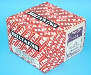 BRITAINS ZOO #1342 LIONESS TRADE BOX COUNTER PACK 9/12 1980s ENGLAND