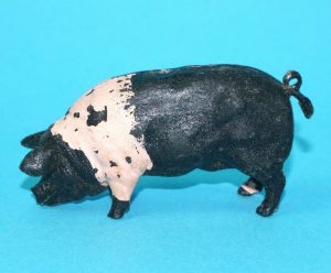 BRITAINS FARM #2171 H1560 H2171 SADDLEBACK PIG BOAR 1950s HERALD ENGLAND