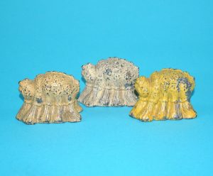 BRITAINS LEAD FARM No. 542 STACKED WHEAT SHEAVES (3X) 1930s ENGLAND