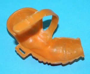 MOTU HE-MAN MASTERS OF THE UNIVERSE ORIGINAL SPARE PART MAN-AT-ARMS ARM ARMOR TAIWAN 1981 MATTEL