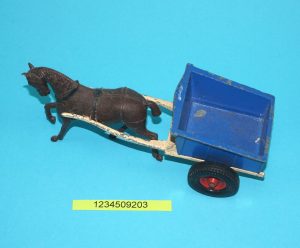 BRITAINS FARM #9501 FARM CART PLASTIC TYRES & HORSE 1960s ENGLAND