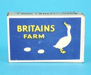 BRITAINS LEAD FARM No. 5022 1 MAN, 1 WHEELBARROW IN ORIGINAL BOX 1950s ENGLAND