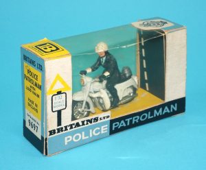 BRITAINS ROAD SERIES #9697 TRIUMPH THUNDERBIRD POLICE PATROLMAN MIB 1960s