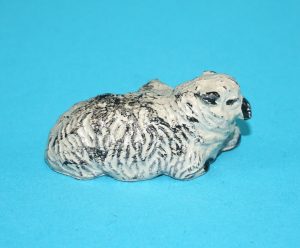 BRITAINS LEAD FARM No. 536 SHEEP & LAMB LYING 1930s ENGLAND