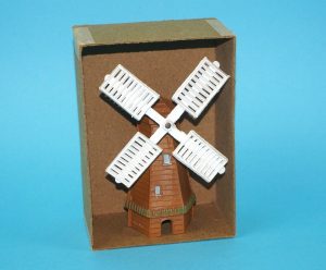 F.G. TAYLOR & SONS No 531 PLASTIC WINDMILL BOXED BOX 1950s ENGLAND HTF