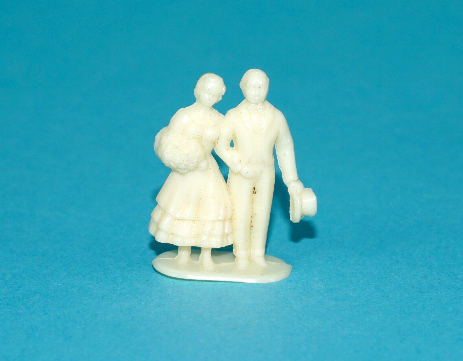 SIKU V-SERIES 1 MARRIED COUPLE PLASTIK MARGARINE 1950s GERMANY