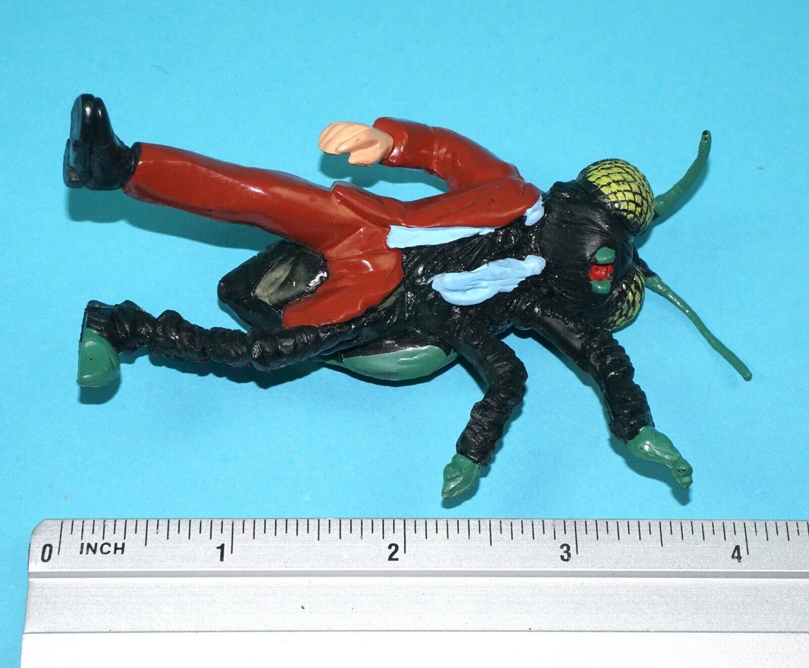 UNIVERSAL MONSTERS MONSTRUOUS PVC TOY FIGURE HUMAN FLY MONSTER 1992 YOLANDA - Image 2